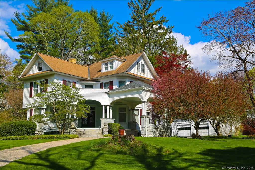 Building photograph for 4 LAKEVIEW AVENUE